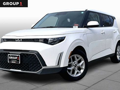 Used 2023 Kia Soul LX w/ LX Technology Package image 1