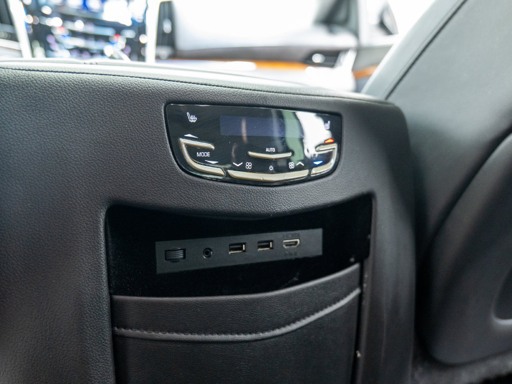 Used 2019 Cadillac Escalade Luxury AWD/4WD image 65