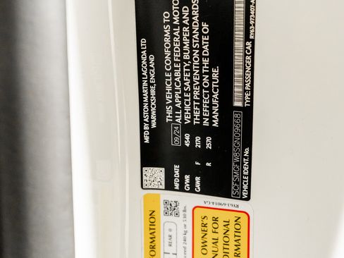 Used 2025 Aston Martin V8 Vantage Coupe image 48