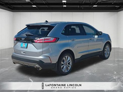 Used 2023 Ford Edge Titanium AWD/4WD image 7