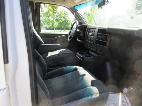 Used 2020 GMC Savana 2500 w/ Driver Convenience Package RWD image 36