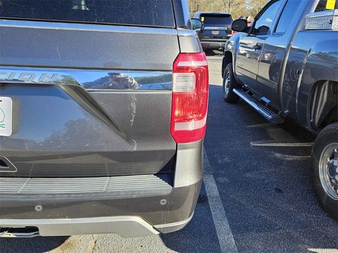 Used 2021 Ford Expedition XLT image 13