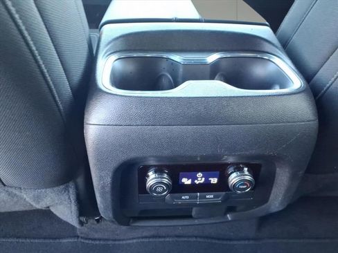 Used 2025 GMC Acadia Elevation image 29