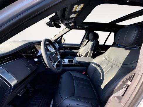New 2025 Land Rover Range Rover SE AWD/4WD image 9