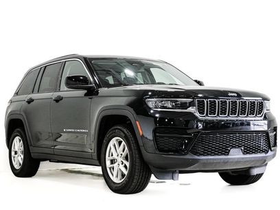 Used 2023 Jeep Grand Cherokee Laredo