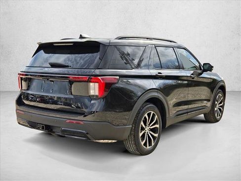 New 2026 Ford Explorer ST-Line RWD image 2
