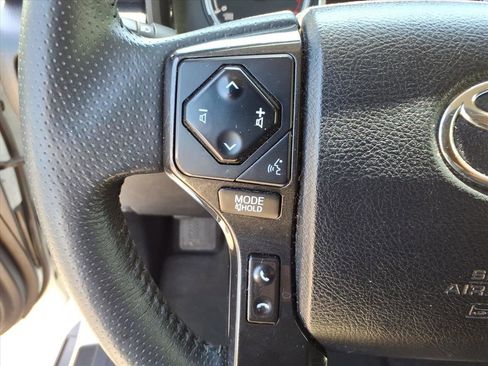 Used 2020 Toyota 4Runner TRD Off-Road AWD/4WD image 30