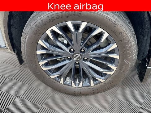Used 2025 Nissan Rogue Platinum w/ Platinum Premium Package FWD image 32