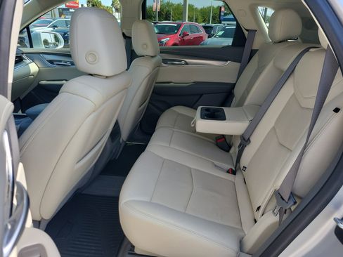 Used 2020 Cadillac XT5 Premium Luxury image 17