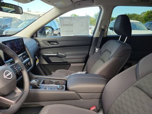 New 2026 Nissan Pathfinder SV AWD/4WD image 18