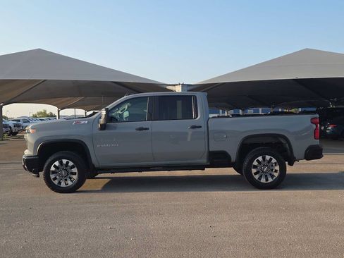Used 2025 Chevrolet Silverado 2500 Custom w/ Custom Value Package AWD/4WD image 5