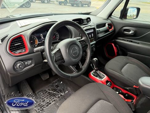 Used 2022 Jeep Renegade Trailhawk AWD/4WD image 11