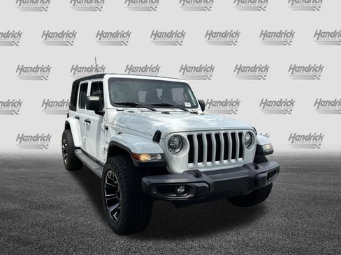 Used 2019 Jeep Wrangler Unlimited Sahara AWD/4WD image 2