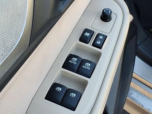 Used 2017 Subaru Legacy 2.5i Premium w/ Moonroof Package image 12