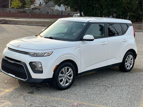 Used 2020 Kia Soul LX FWD image 5