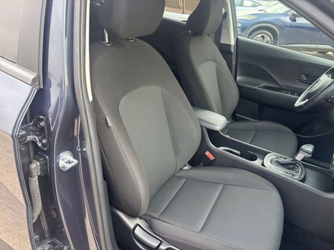 Used 2025 Hyundai Kona SEL image 38