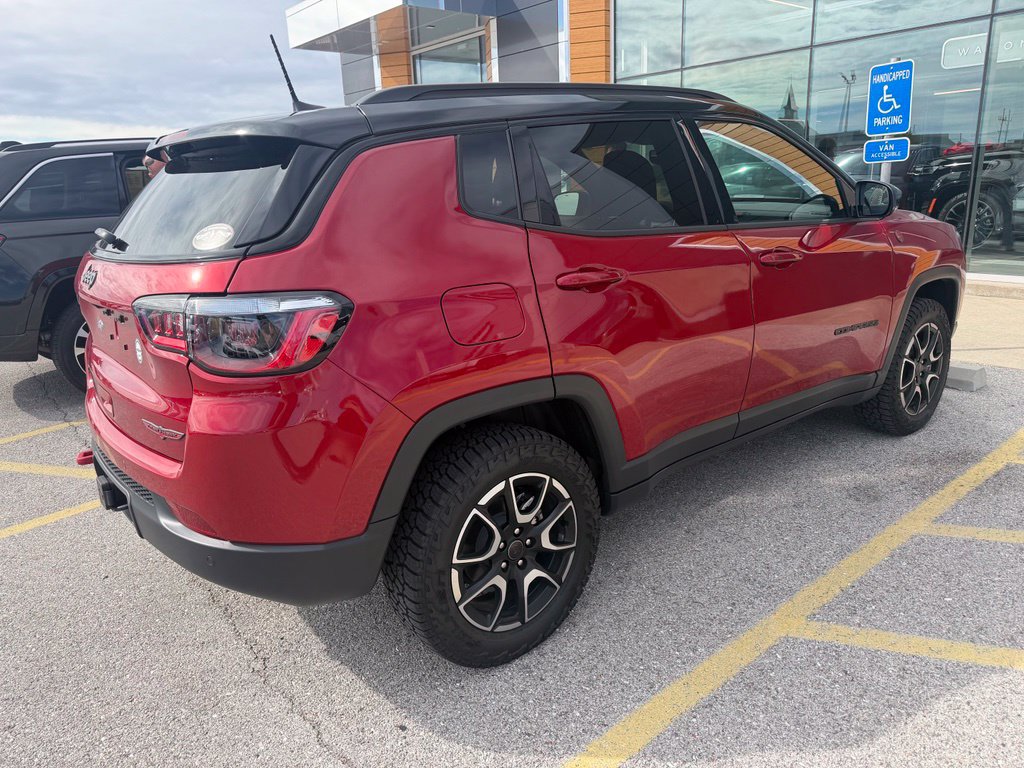 Used 2026 Jeep Compass Trailhawk w/ Trailer Tow Group AWD/4WD image 5
