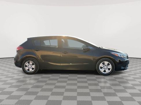 Used 2017 Kia Forte LX image 9