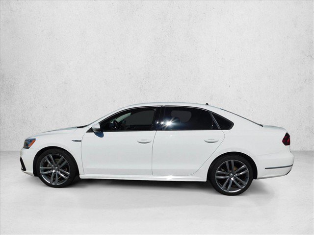 Used 2018 Volkswagen Passat 2.0T R-Line w/ R-Line Lighting Package FWD image 15