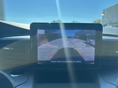 Used 2024 Ford Explorer XLT image 24