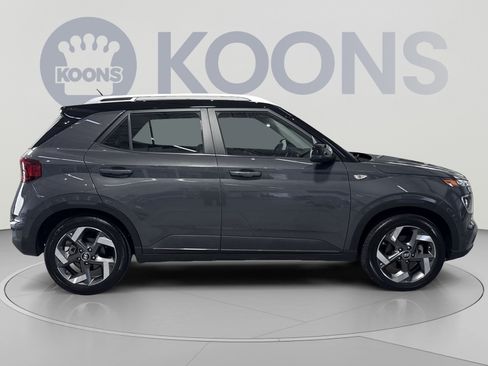 Used 2023 Hyundai Venue Limited FWD image 12