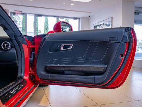 Used 2012 Mercedes-Benz SLS AMG Roadster image 21