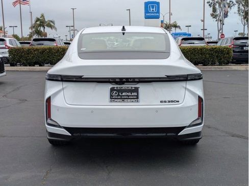 New 2026 Lexus ES 350e FWD image 6