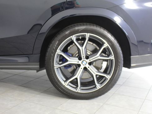 Certified 2024 BMW X6 M60i w/ Dynamic Handling Package image 23