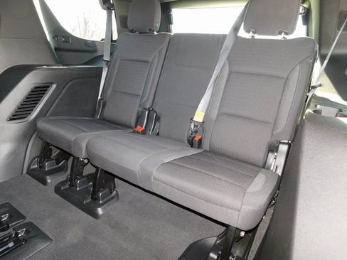 Used 2024 GMC Yukon SLE image 36