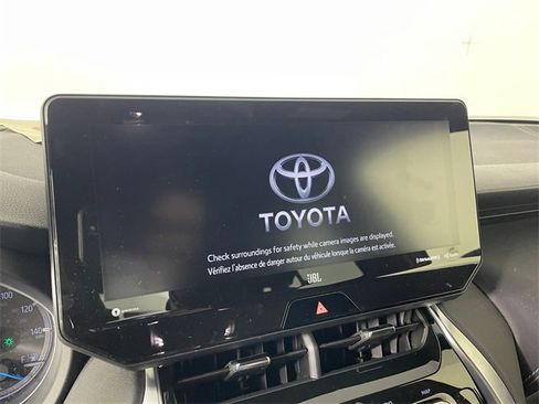 Used 2021 Toyota Venza Limited w/ Advanced Technology Package image 7