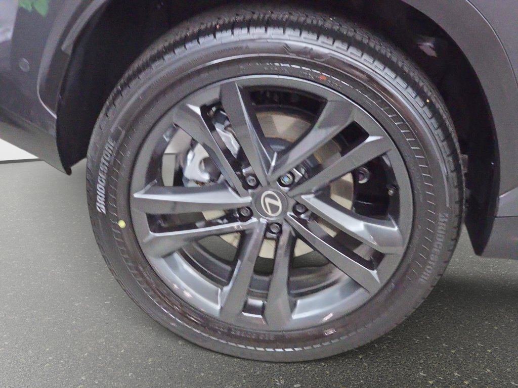 Used 2026 Lexus NX 450h+ AWD w/ Accessory Package (Z2) image 30