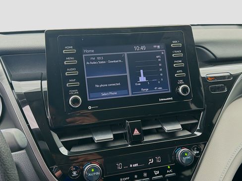 Used 2024 Toyota Camry LE image 12