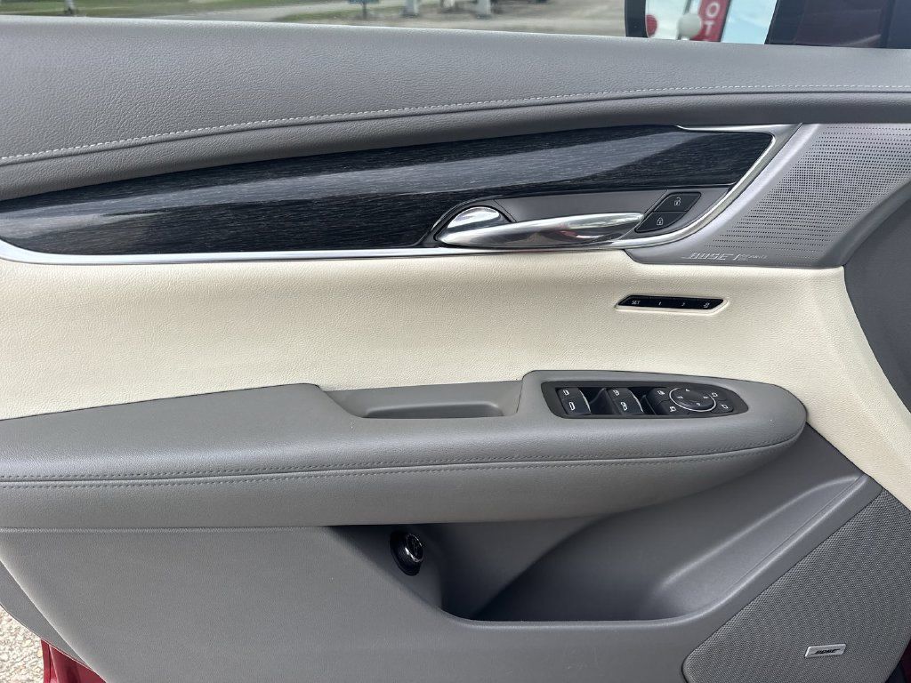 Used 2023 Cadillac XT6 Premium Luxury w/ Technology Package FWD image 15