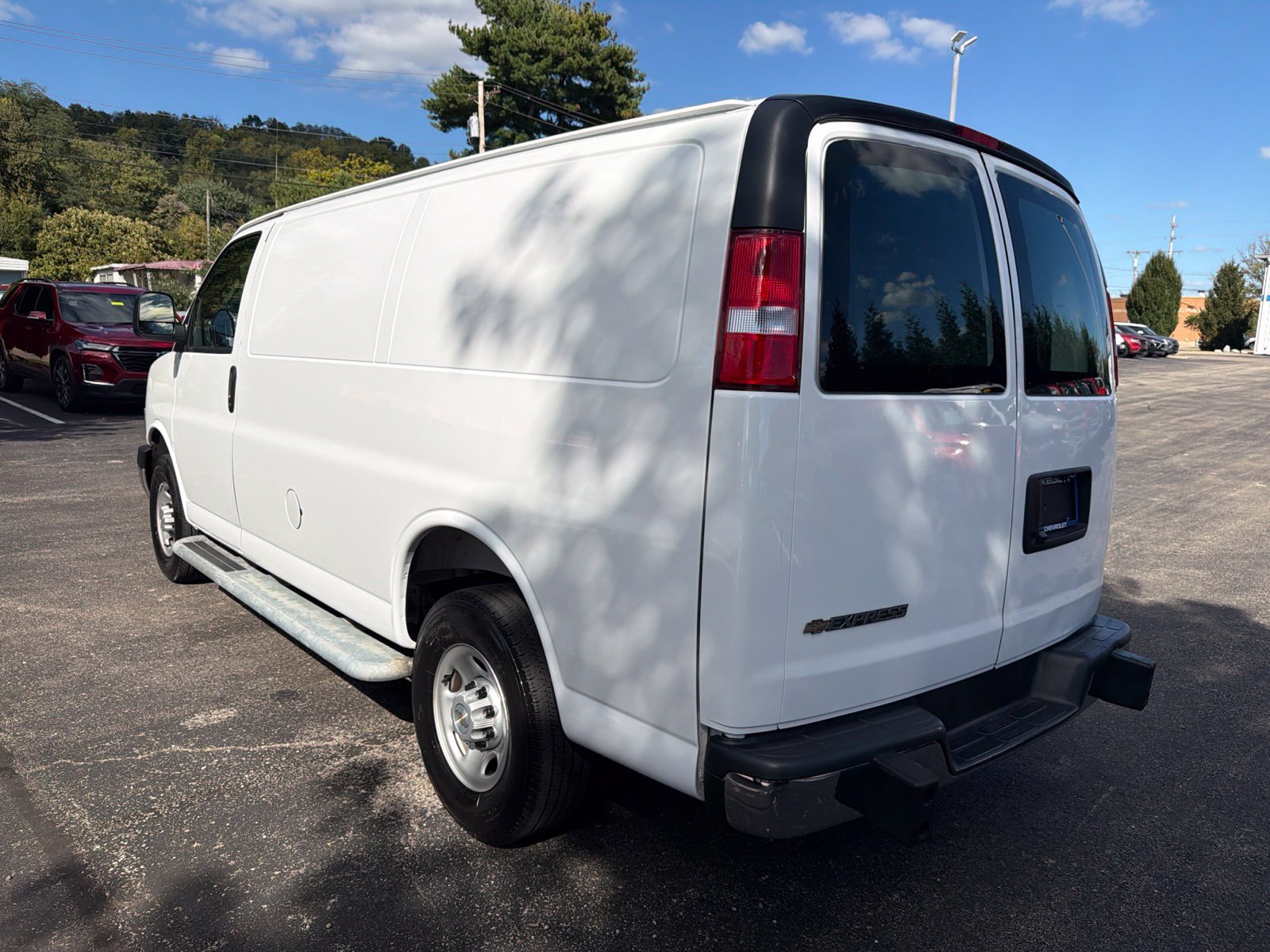 Used 2025 Chevrolet Express 2500 w/ Driver Convenience Package RWD image 3