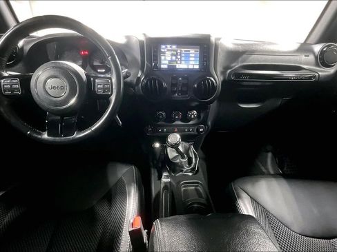 Used 2017 Jeep Wrangler Unlimited Sahara image 18