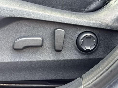 Used 2025 Subaru Outback Limited AWD/4WD image 11