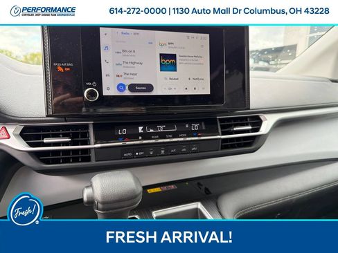 Used 2025 Toyota Sienna LE FWD image 18