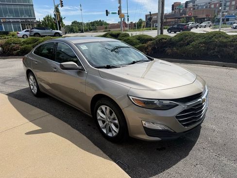 Used 2023 Chevrolet Malibu LT w/ Driver Confidence Package FWD image 3