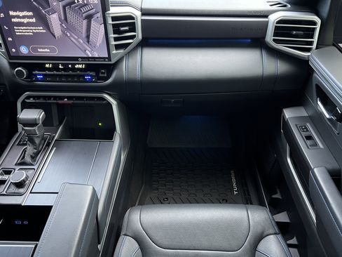 Used 2022 Toyota Tundra Platinum image 32