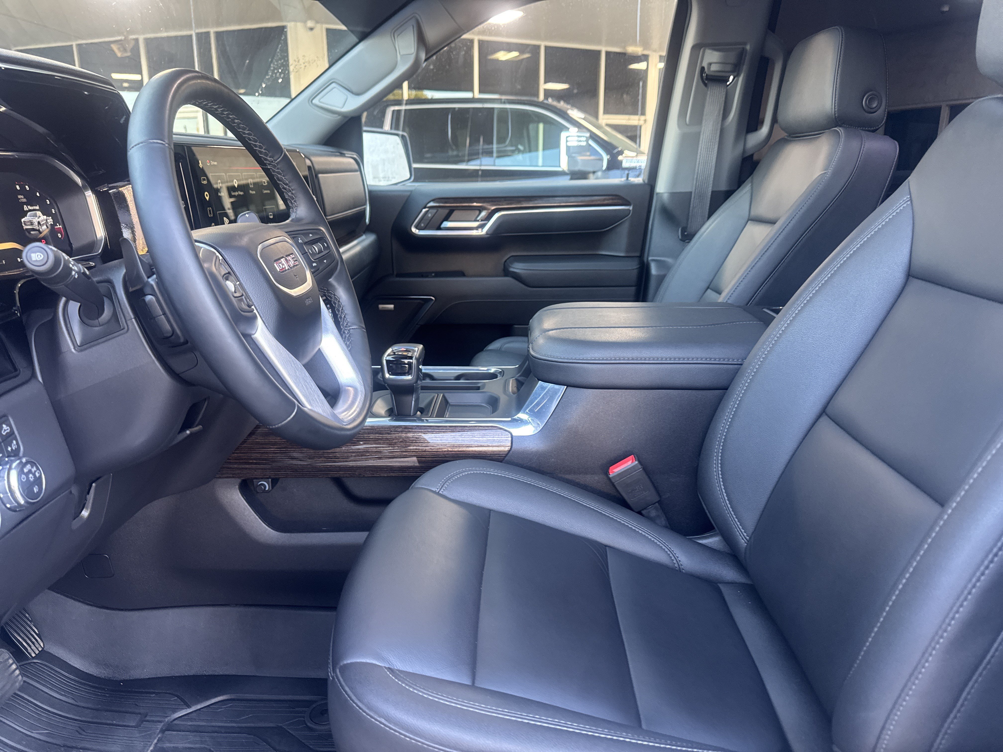 Used 2026 GMC Sierra 1500 Elevation w/ Elevation Premium Package AWD/4WD image 9