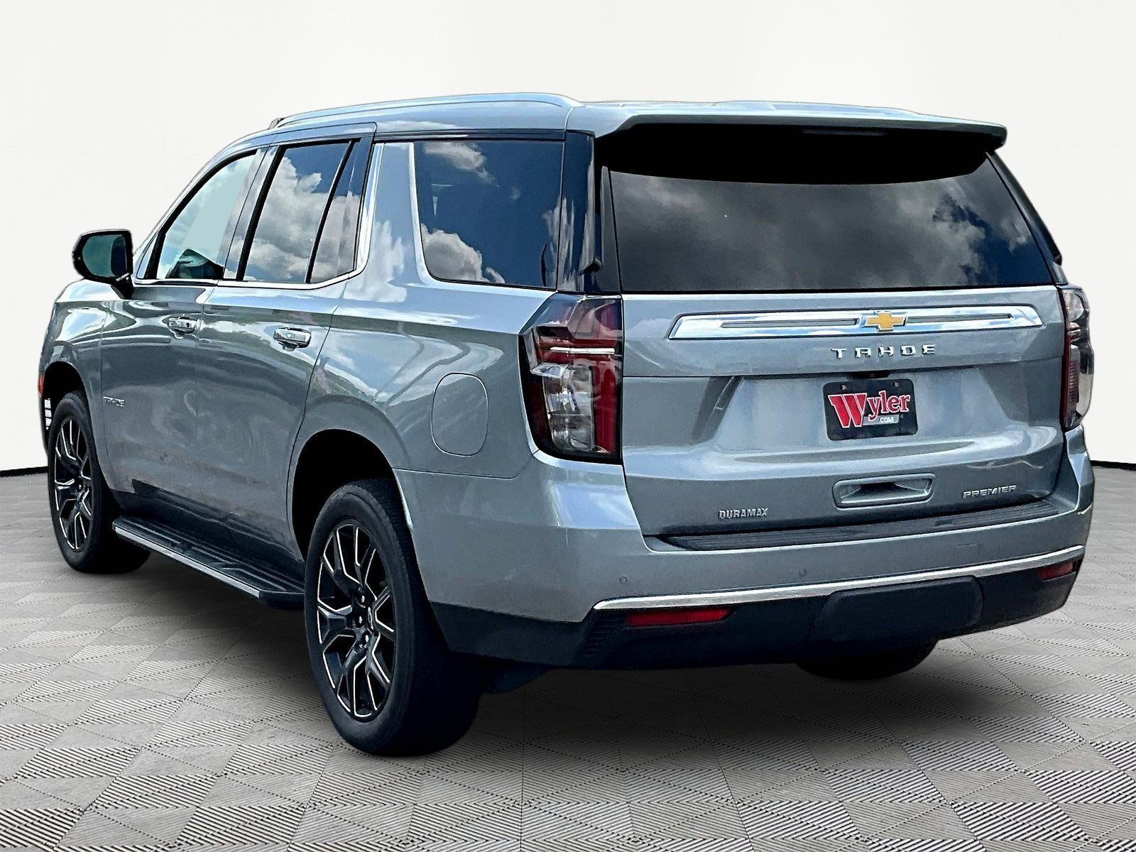 Used 2023 Chevrolet Tahoe Premier w/ Premium Package AWD/4WD image 4