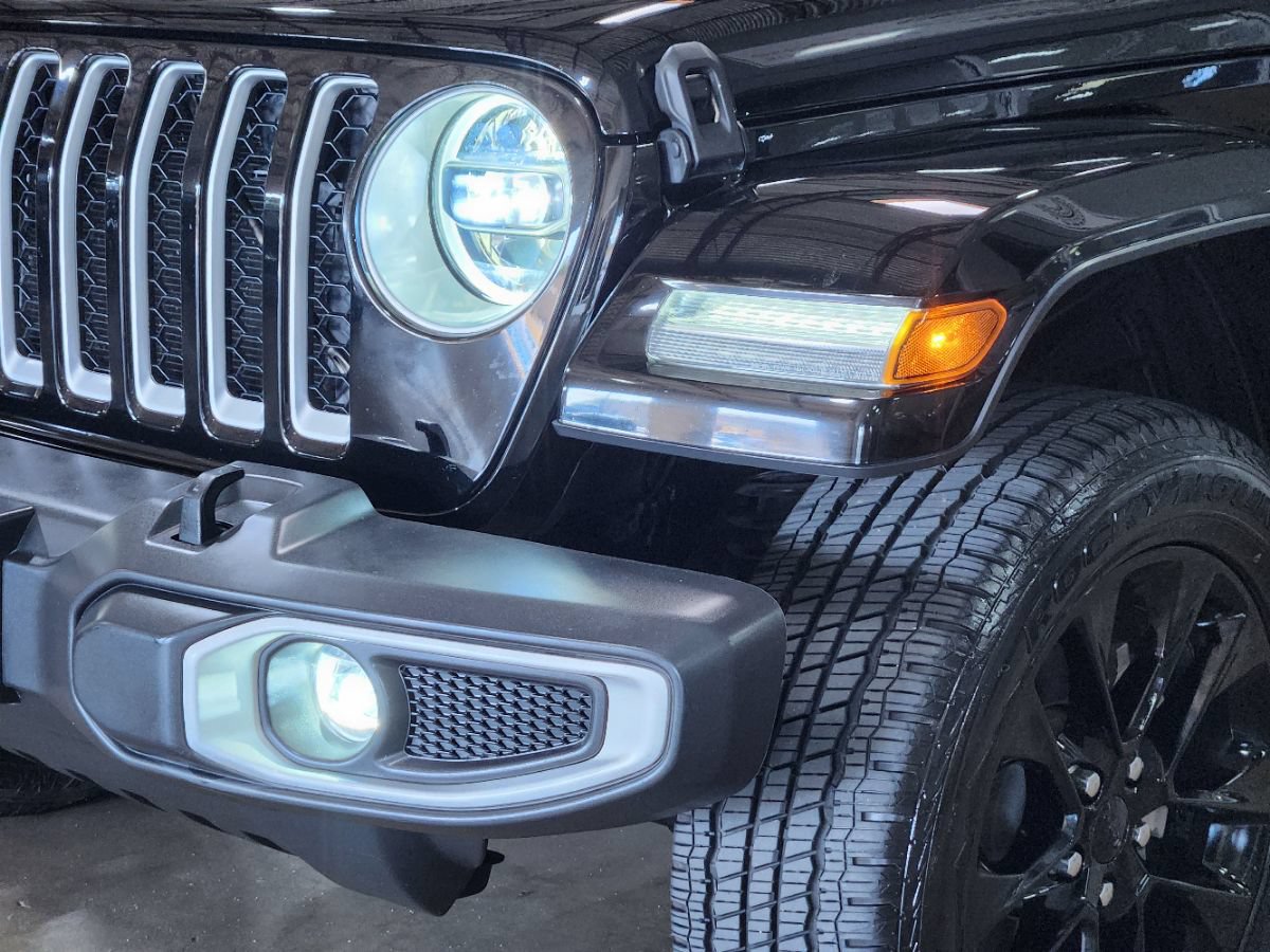 Used 2021 Jeep Wrangler Unlimited Sahara w/ Cold Weather Group AWD/4WD image 18