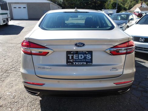 Used 2019 Ford Fusion SE image 10