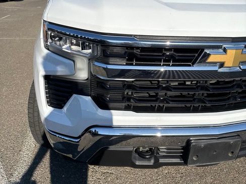 Used 2023 Chevrolet Silverado 1500 LT AWD/4WD image 3