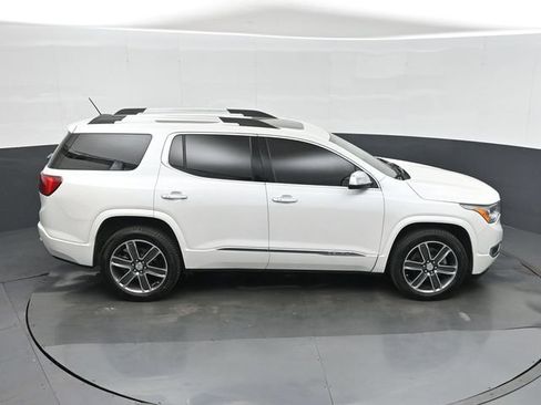 Used 2019 GMC Acadia Denali w/ Technology Package FWD image 43