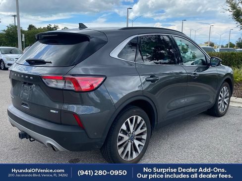 Used 2020 Ford Escape Titanium w/ Titanium Premium Package 2.0 AWD/4WD image 14