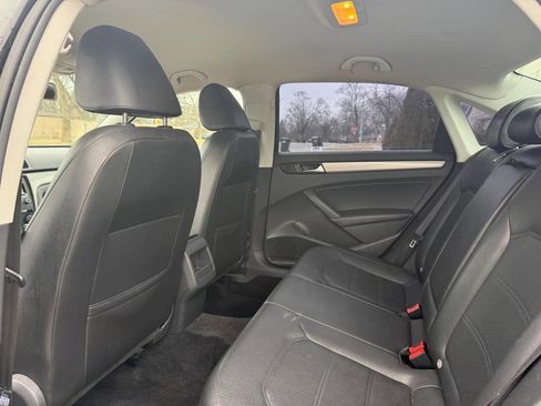 Used 2014 Volkswagen Passat 1.8T Wolfsburg Edition image 22