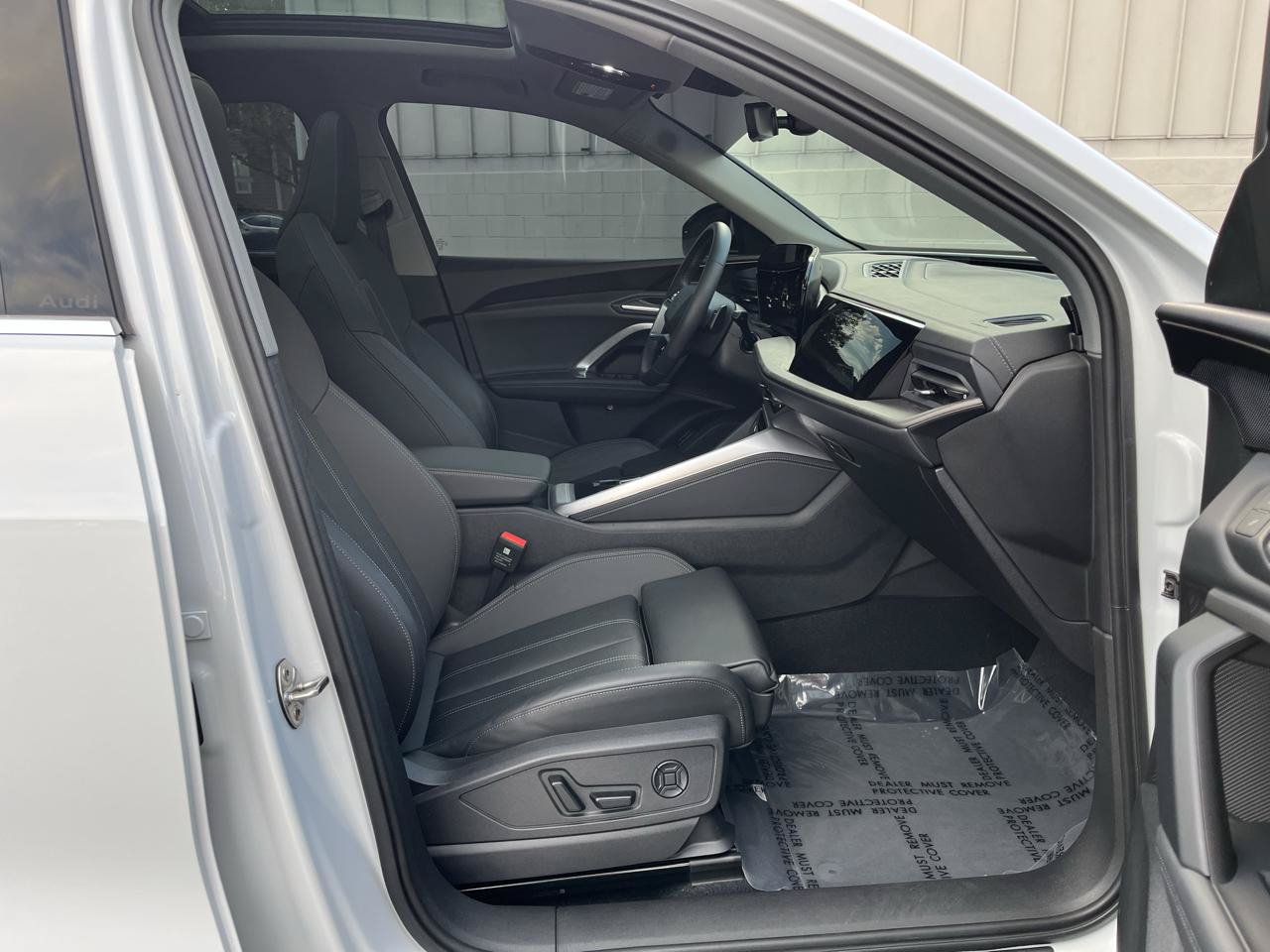 Used 2025 Audi Q5 Premium Plus w/ Premium Plus AWD/4WD image 22