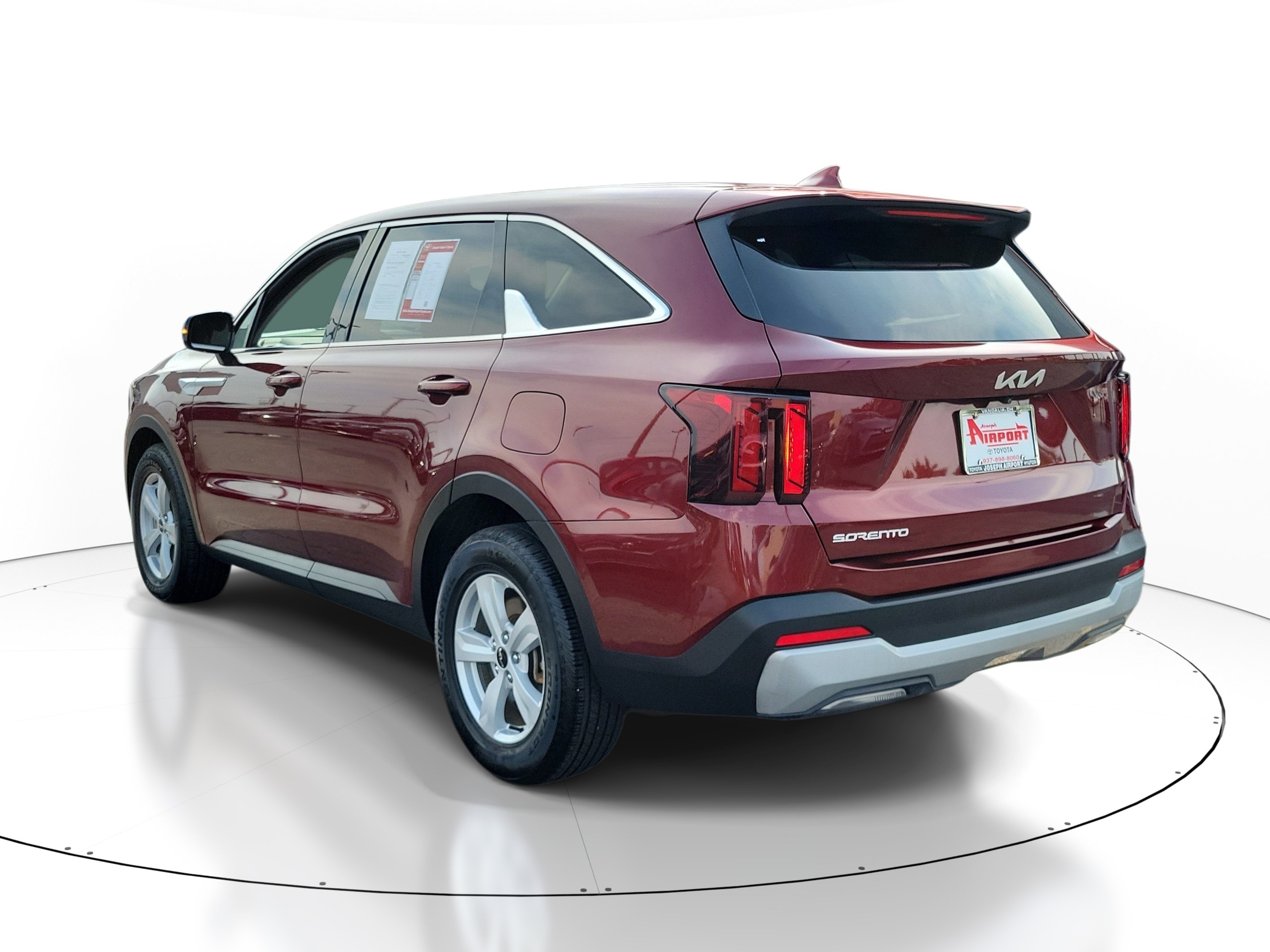 Used 2025 Kia Sorento LX FWD image 3