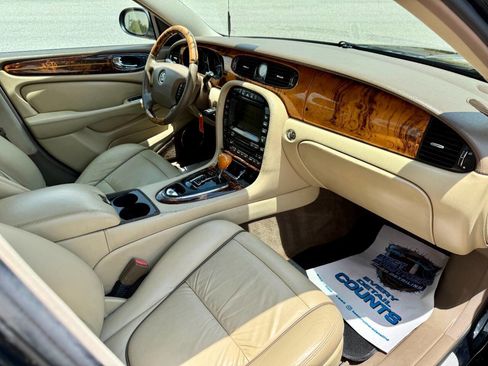 Used 2006 Jaguar XJ Vanden Plas image 11